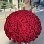 301 червона троянда