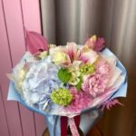 Букет Антуріум , Аспарагус , Вібурнум , Лілія , Півонія , Троянда