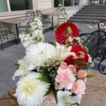 Букет з Лілії, Хризантеми, Троянди, Діантуса,Матіоли, Антуріума, Клематіса, Ожини, Папороті, Хасмантіуса, Хамелаціума